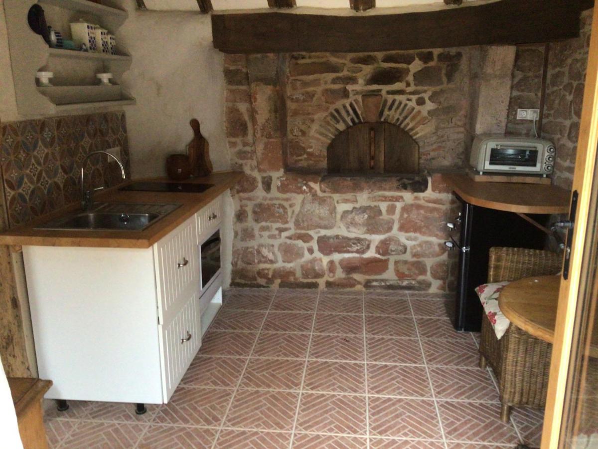 Countryside Tiny House Near Chateau De Hautefort Boisseuilh Exterior photo